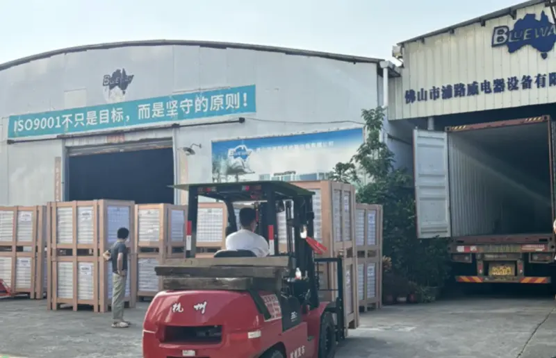 Instant toplotna črpalka za toplo vodo za našo ključno stranko.